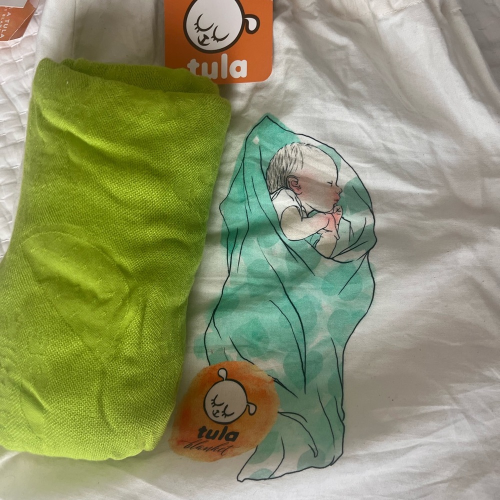 BNWT Tula blanket